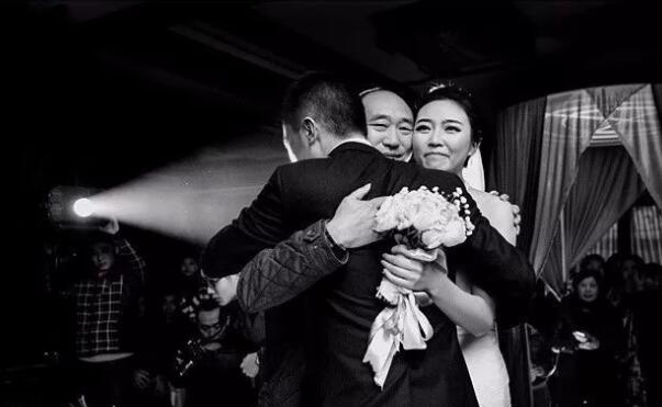 不要怕婚礼上哭不好看，镜头下的你很美