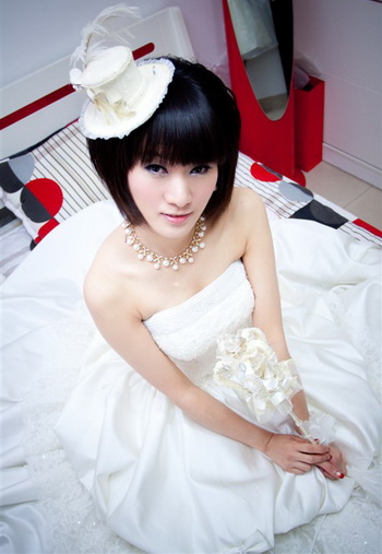 短发新娘拍婚纱照技巧 短发也能呈现不一样的美