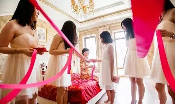 有哪些好玩又不失风雅的整新郎伴郎婚礼接亲游戏