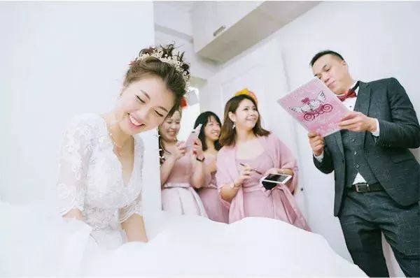 有哪些好玩又不失风雅的整新郎伴郎婚礼接亲游戏