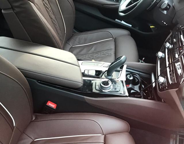 华晨宝马新一代5系内饰谍照曝光 下月首发